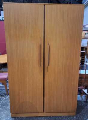 35 · WARDROBE