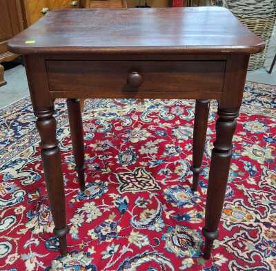 65 · HALL CONSOLE