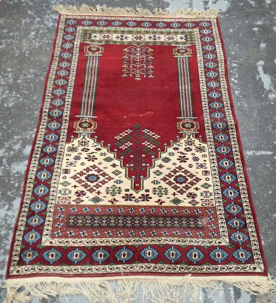 PRAYER RUG