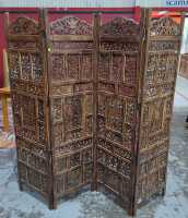 ROOM DIVIDER