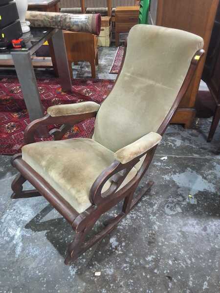 ROCKING CHAIR