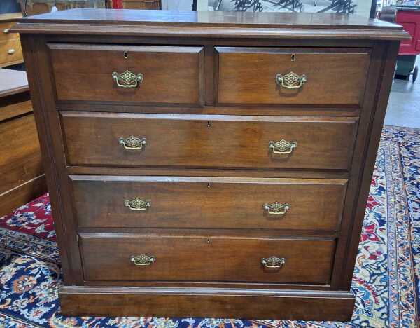CHEST OF DRAWERS
