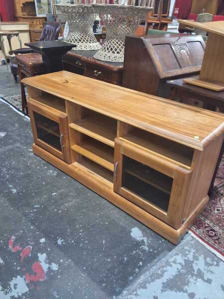 ENTERTAINMENT UNIT
