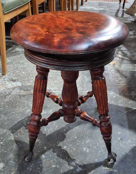 PIANO STOOL