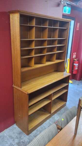 WALL UNIT