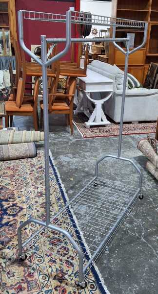 CLOTHES RACK