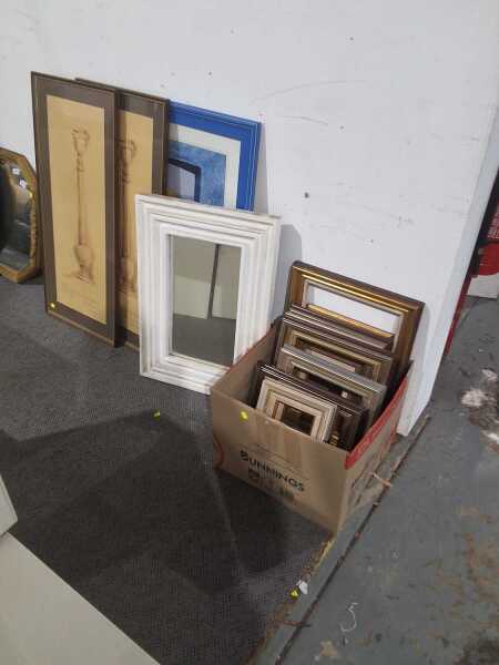 WALL DECOR