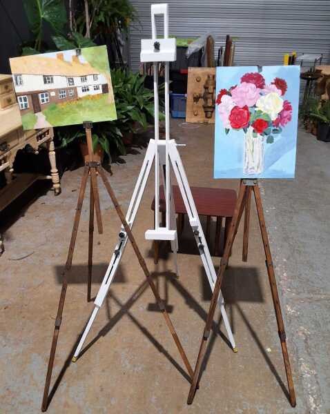 EASELS AND ART LOT