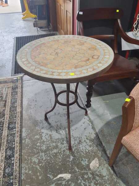CAFE TABLE