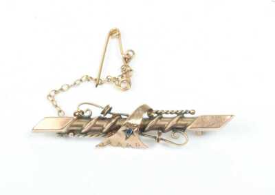 1026 · GOLD BROOCH