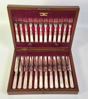 CUTLERY SERVICE