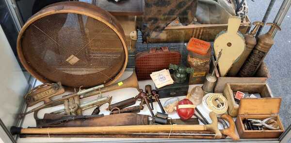 RUSTIC COLLECTABLES