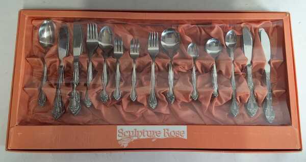 CUTLERY SET