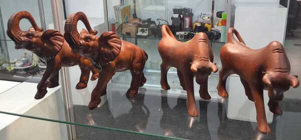 ANIMAL STATUES