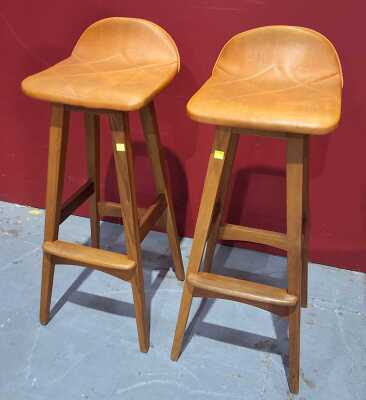 Macrob Bar Stools