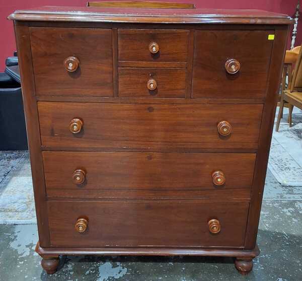 CHEST OF DRAWERS
