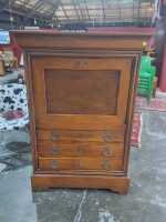 SECRETAIRE