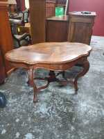 SALON TABLE