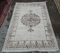 FLOOR RUG