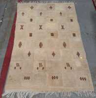 FLOOR RUG