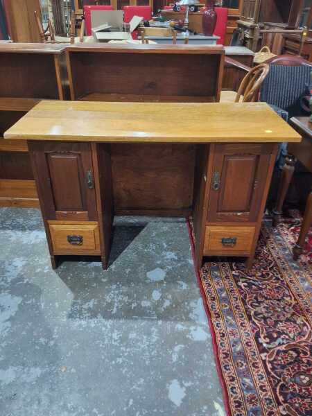 LADIES DESK