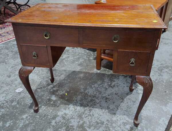 PETITE DESK