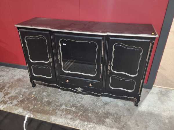 SIDEBOARD