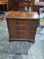 CHEST OF DRAWERS