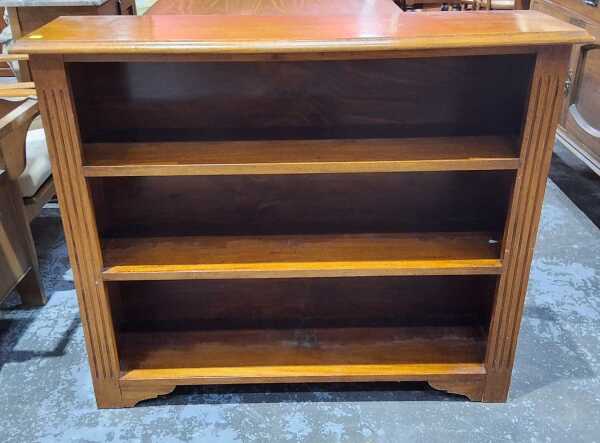 OAK BOOKSHELF