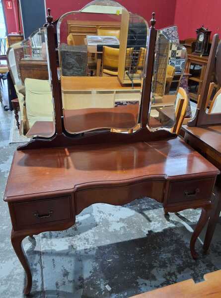 BEDROOM DRESSER