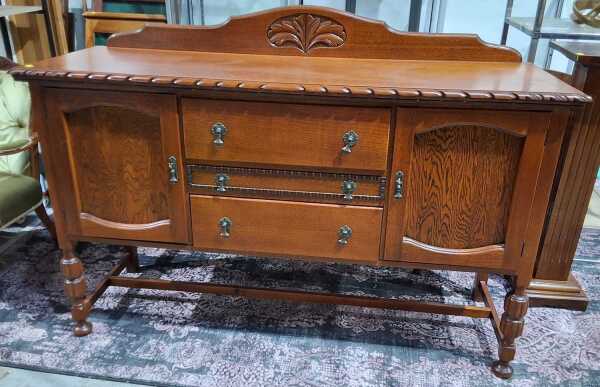 SIDEBOARD