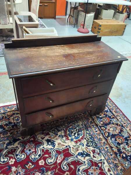 CHEST OF DRAWERS