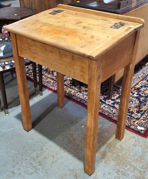 SCHOOL DESK