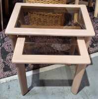 NESTING TABLES