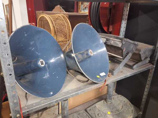 SPEAKERS AND LIGHTS
