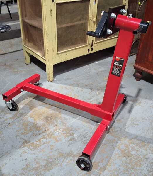 ENGINE STAND