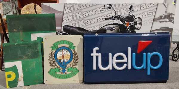 SIGNAGE LOT