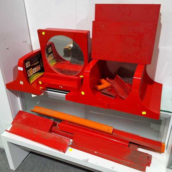 RETRO SHELVING
