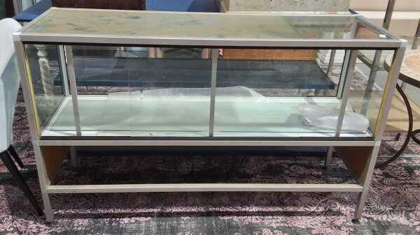 SHOP DISPLAY COUNTER