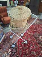 LAUNDRY TROLEY AND HAMPER