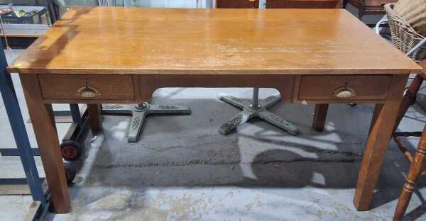 DESK