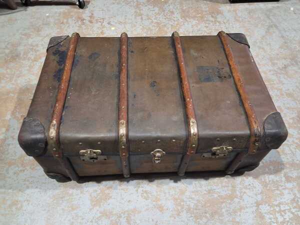 STEAMER TRUNK