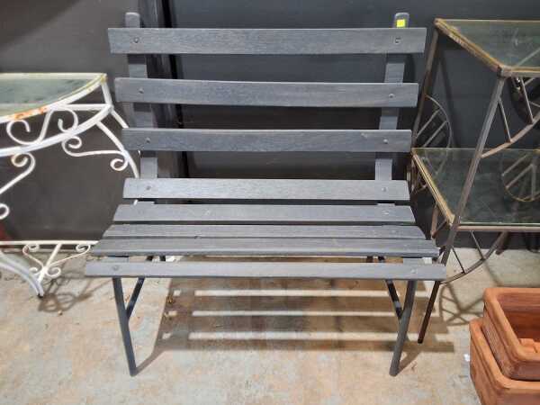 PETITE GARDEN BENCH