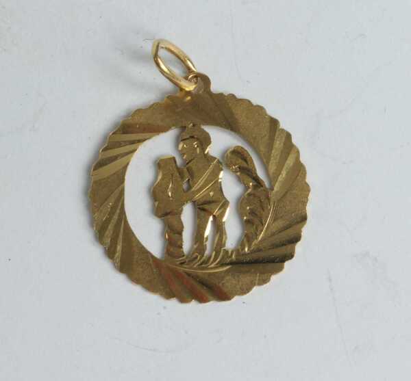 GOLD PENDANT