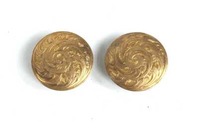 1027 · GOLD STUDS