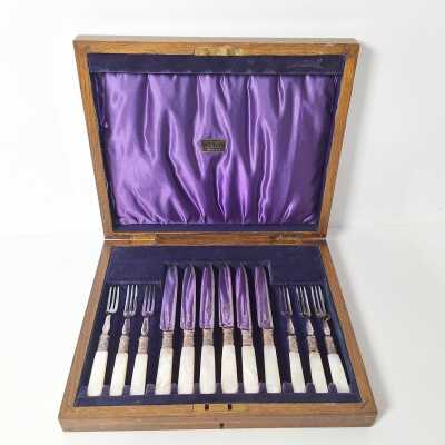 1146 · CUTLERY SERVICE