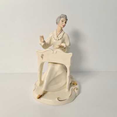 1196 · ROYAL DOULTON FIGURINE