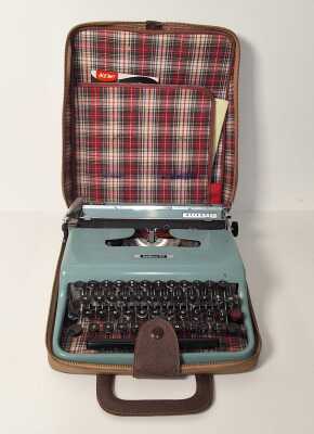 1266 · TYPEWRITER