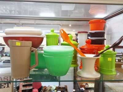 1310 · RETRO PLASTICS