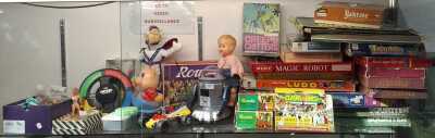 1364 · MIXED TOYS